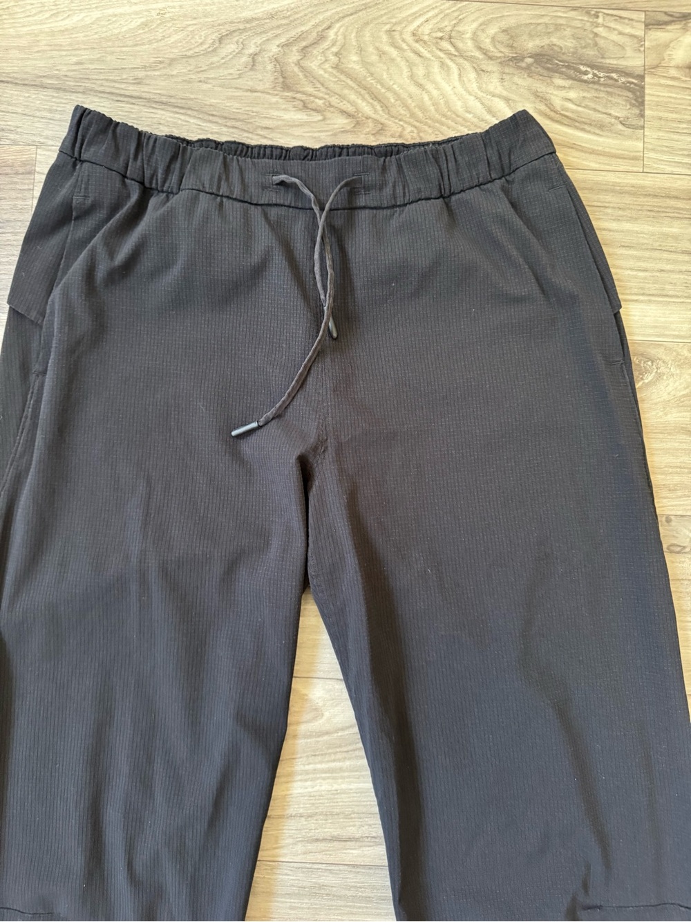 Lululemon Essential Affinity Mid Rise Jogger Pant in Black Size 4 - Picture 2 of 12